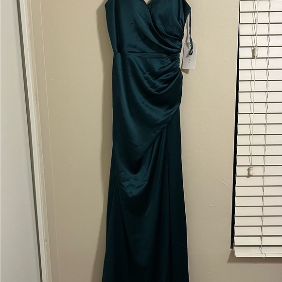 Revelry | Dresses | Revelry Rory Classic Emerald Satin Dress | Poshmark